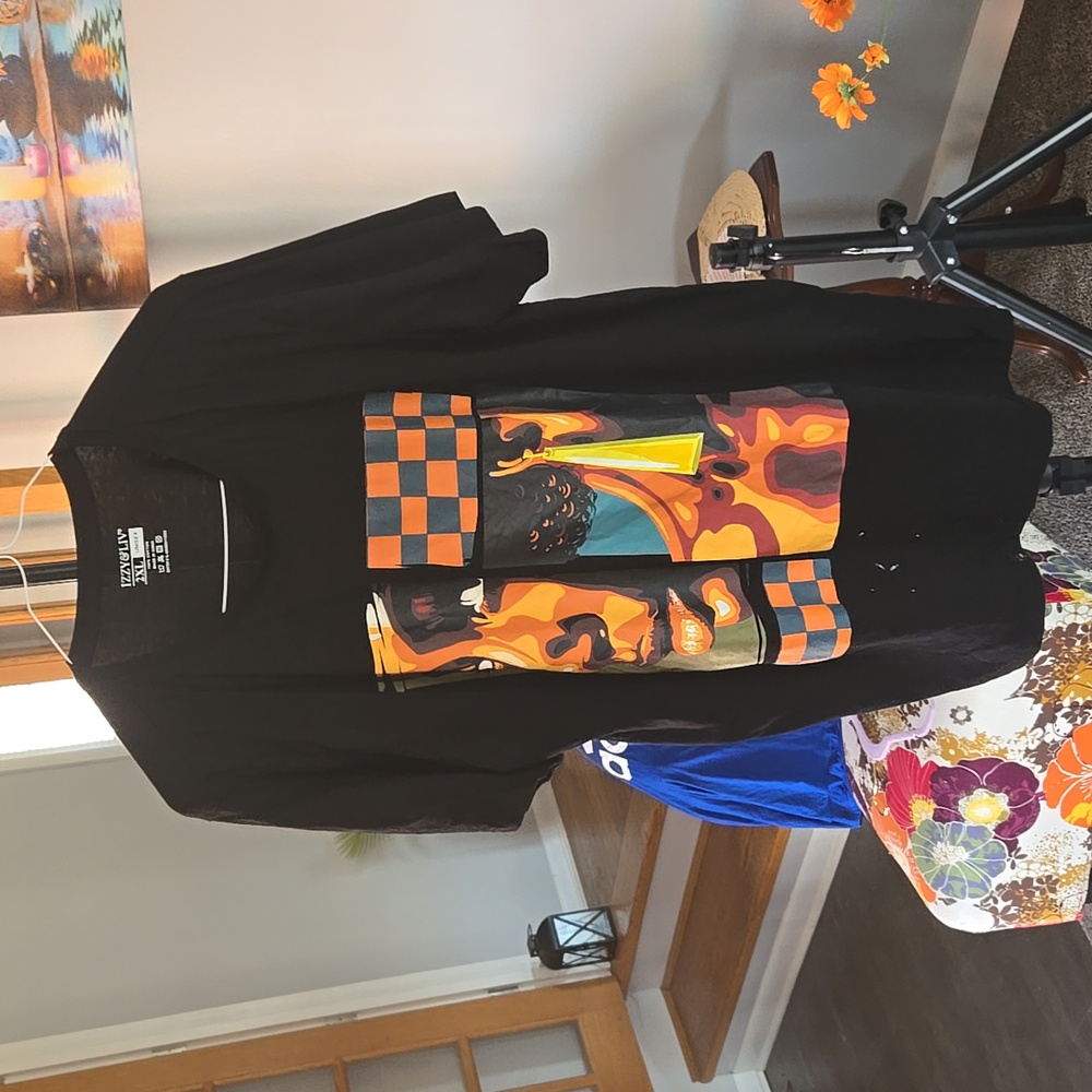 Graphic Print T Shirt. 🧡 Size 2X